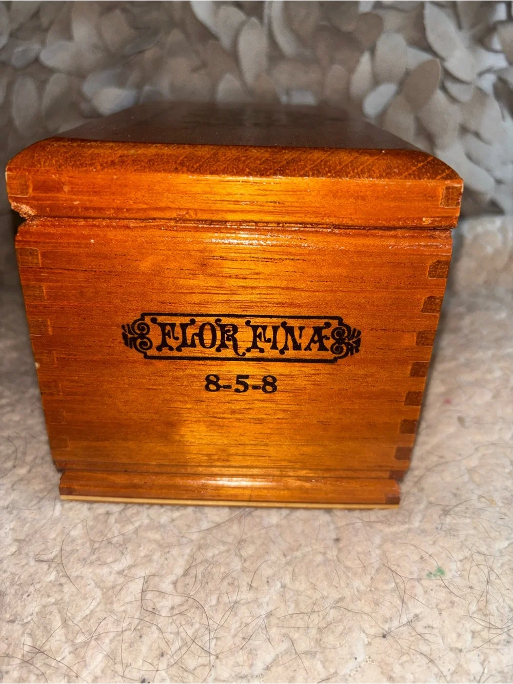 A. Fuente Flor Fina 8-5-8 Wooden Cigar Box Dominican Republic Vintage